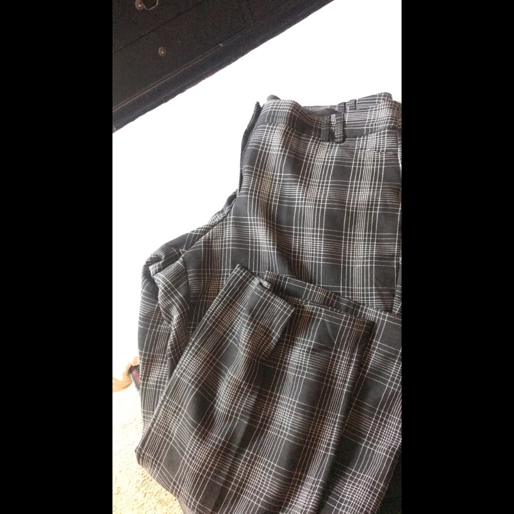 Plus size black and white plaid slacks!♣️☁️